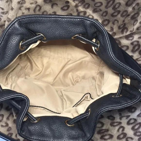 HEYS Drawstring Pebbled Bucket Bag - Picture 8 of 13